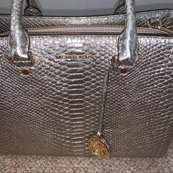 Michael Kors Purse in Perfect Condition - Picture 4 of 8
